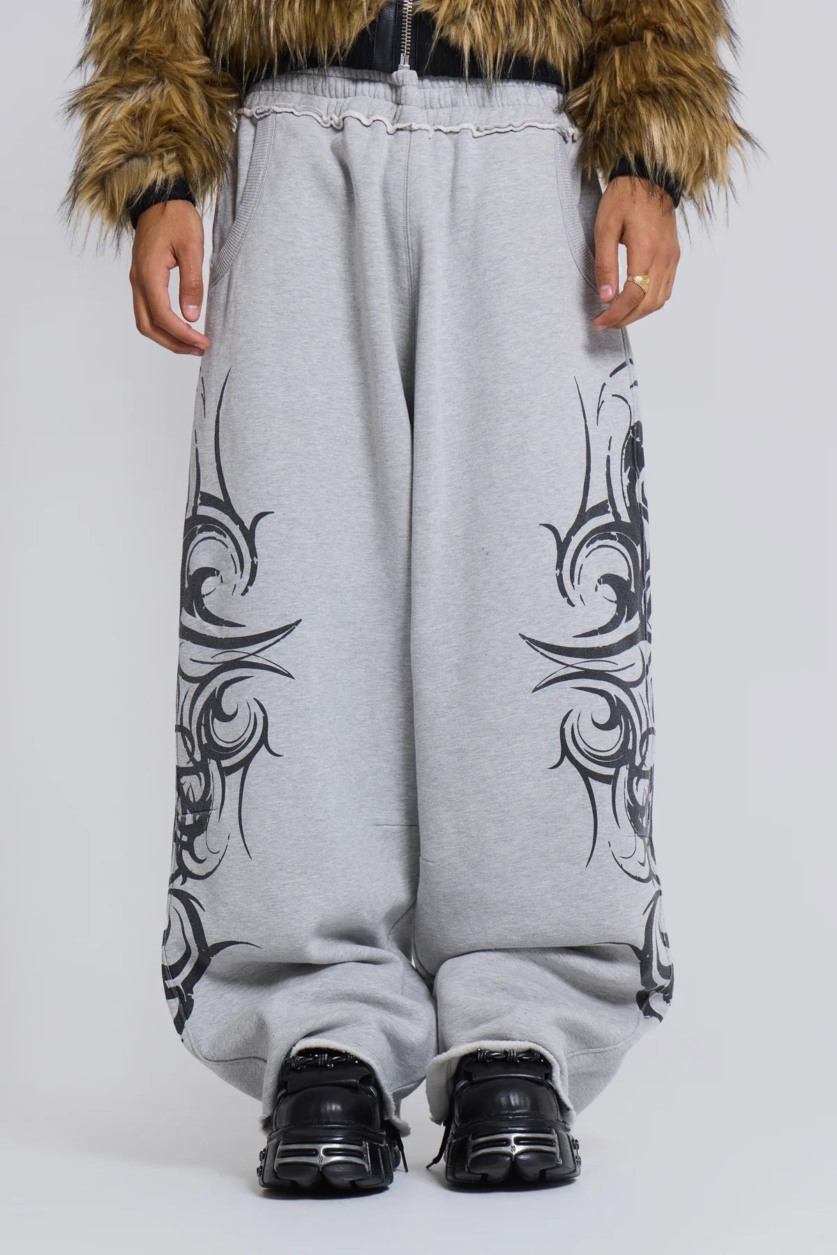 Baggy Tattoo Sweat Pants - Grey