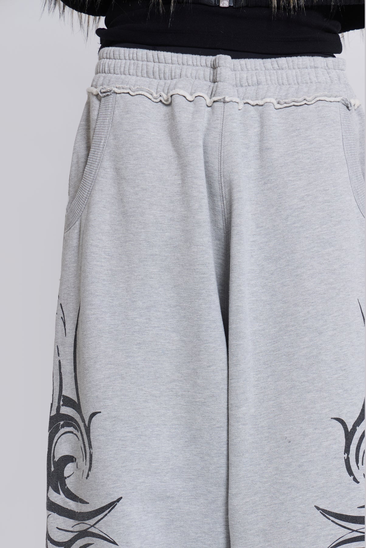 Baggy Tattoo Sweat Pants - Grey